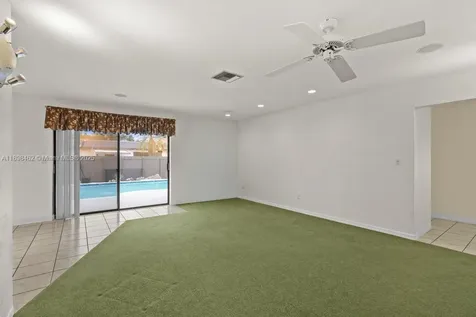 9817 SW 194th Street Cutler Bay FL 33157