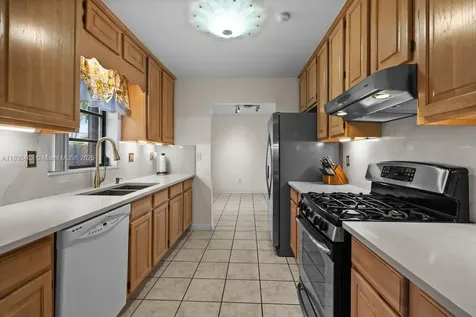 9817 SW 194th Street Cutler Bay FL 33157
