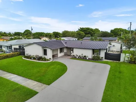 9817 SW 194th Street Cutler Bay FL 33157