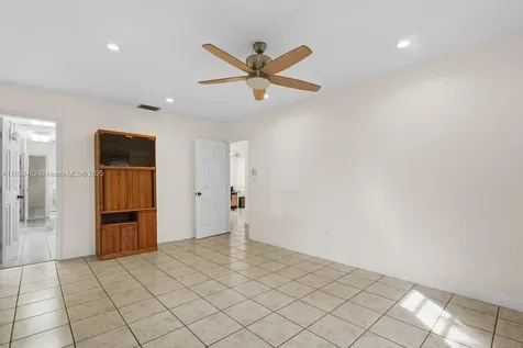 9817 SW 194th Street Cutler Bay FL 33157