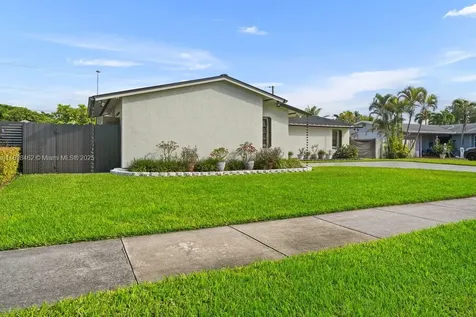 9817 SW 194th Street Cutler Bay FL 33157