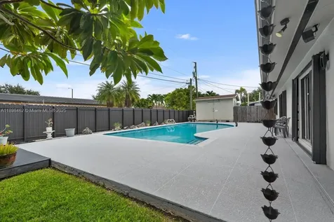 9817 SW 194th Street Cutler Bay FL 33157