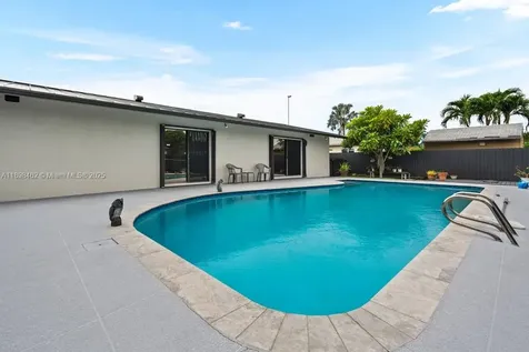 9817 SW 194th Street Cutler Bay FL 33157