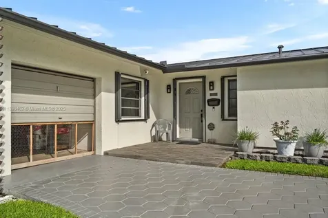 9817 SW 194th Street Cutler Bay FL 33157