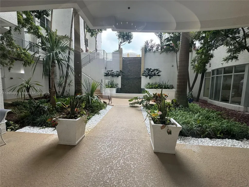 Hollywood FL 33020