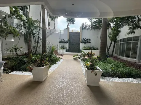 Hollywood FL 33020