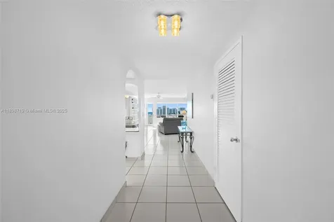 3111 N Ocean Drive Hollywood FL 33019