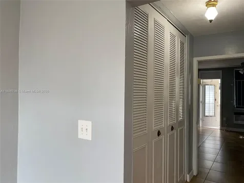 441 Collins Avenue Miami Beach FL 33139