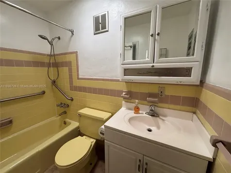 441 Collins Avenue Miami Beach FL 33139