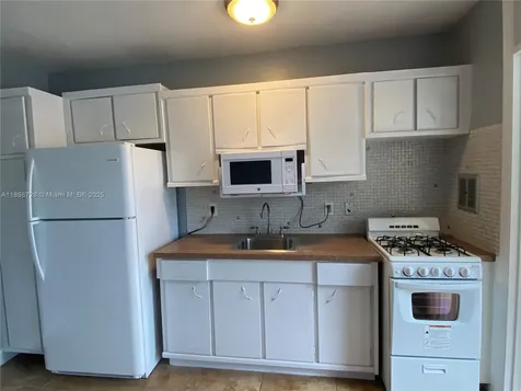 441 Collins Avenue Miami Beach FL 33139