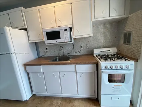 441 Collins Avenue Miami Beach FL 33139