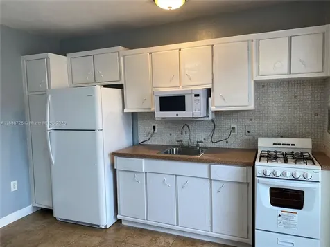 441 Collins Avenue Miami Beach FL 33139