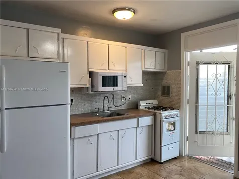 441 Collins Avenue Miami Beach FL 33139