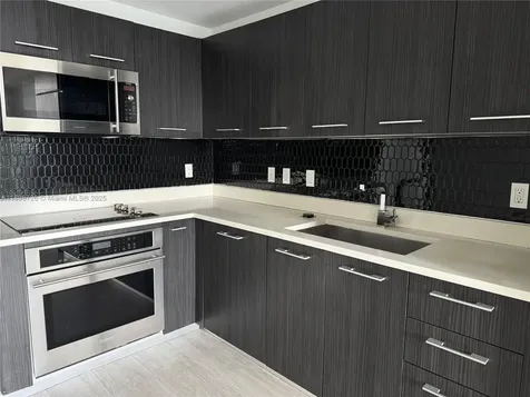 45 SW 9th Street Miami FL 33130