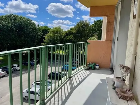 9350 Fontainebleau Boulevard Miami FL 33172