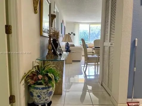 9350 Fontainebleau Boulevard Miami FL 33172