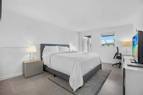 1615 West Avenue Miami Beach FL 33139