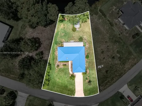 127 Blue Moon Lake Placid FL 33852