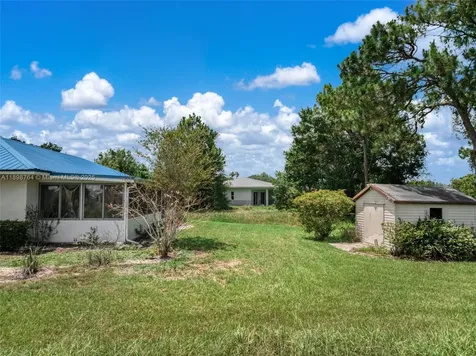 127 Blue Moon Lake Placid FL 33852