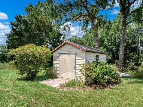 127 Blue Moon Lake Placid FL 33852