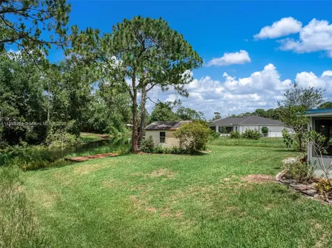 127 Blue Moon Lake Placid FL 33852