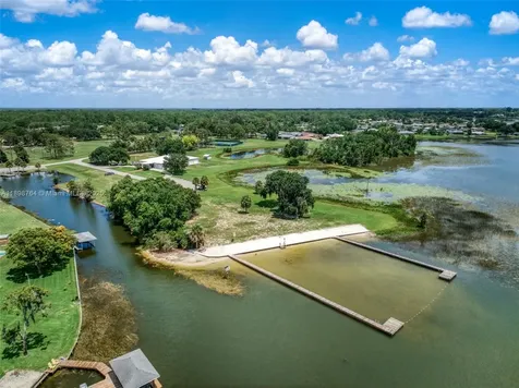 127 Blue Moon Lake Placid FL 33852