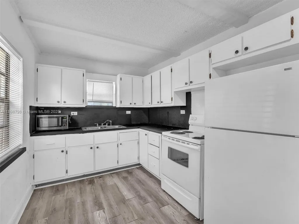 1932 Dewey Street Hollywood FL 33020