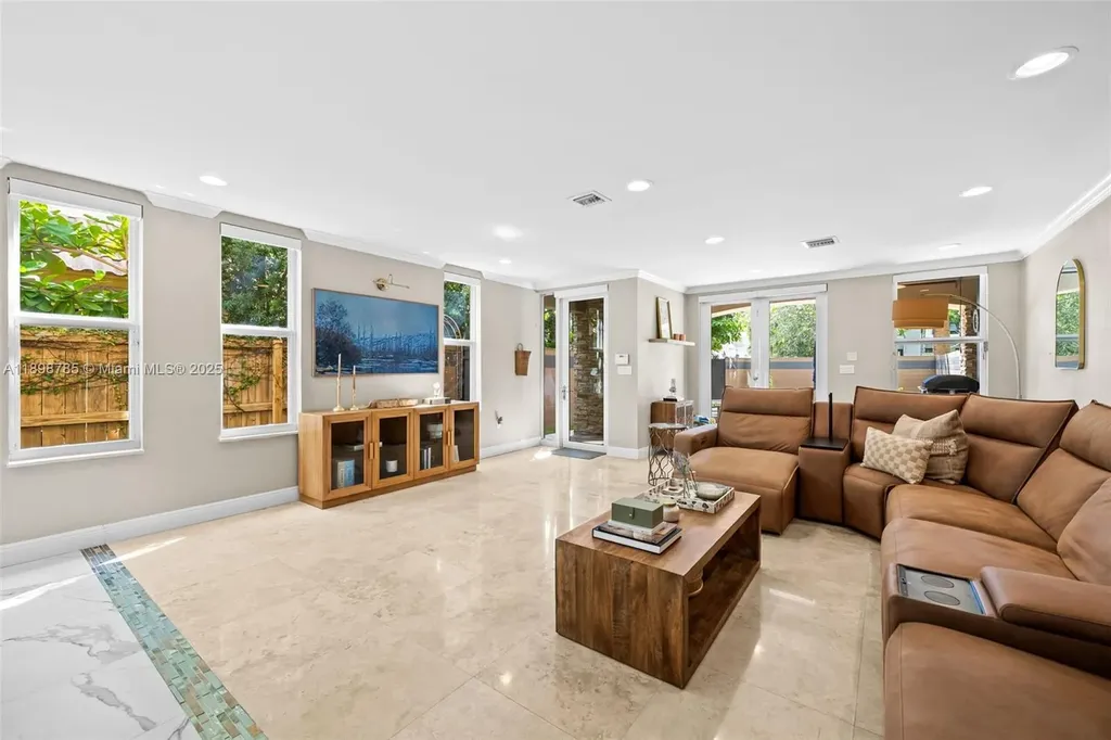 1215 NE 1st Street Fort Lauderdale FL 33301