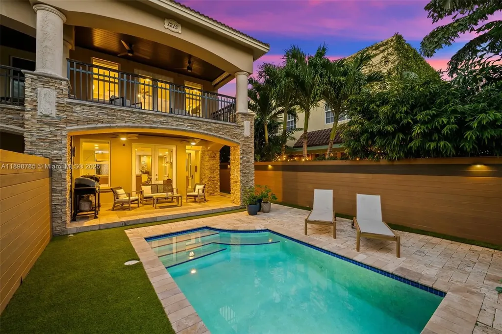 1215 NE 1st Street Fort Lauderdale FL 33301