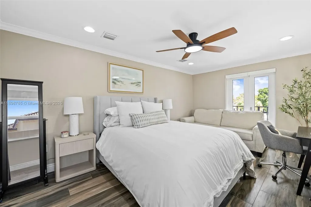 1215 NE 1st Street Fort Lauderdale FL 33301