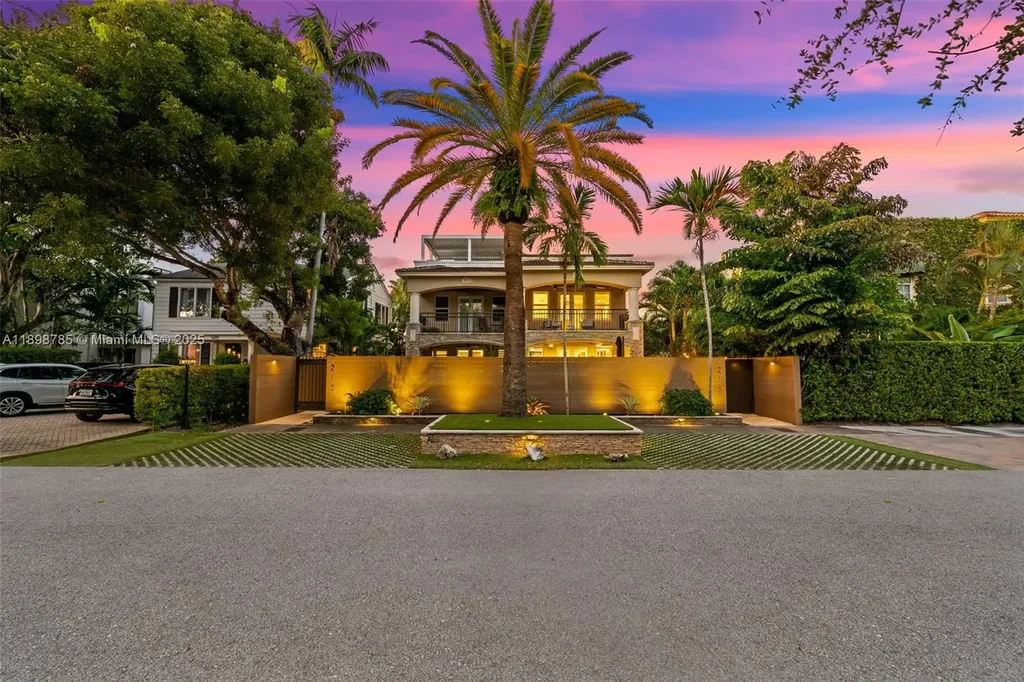 1215 NE 1st Street Fort Lauderdale FL 33301