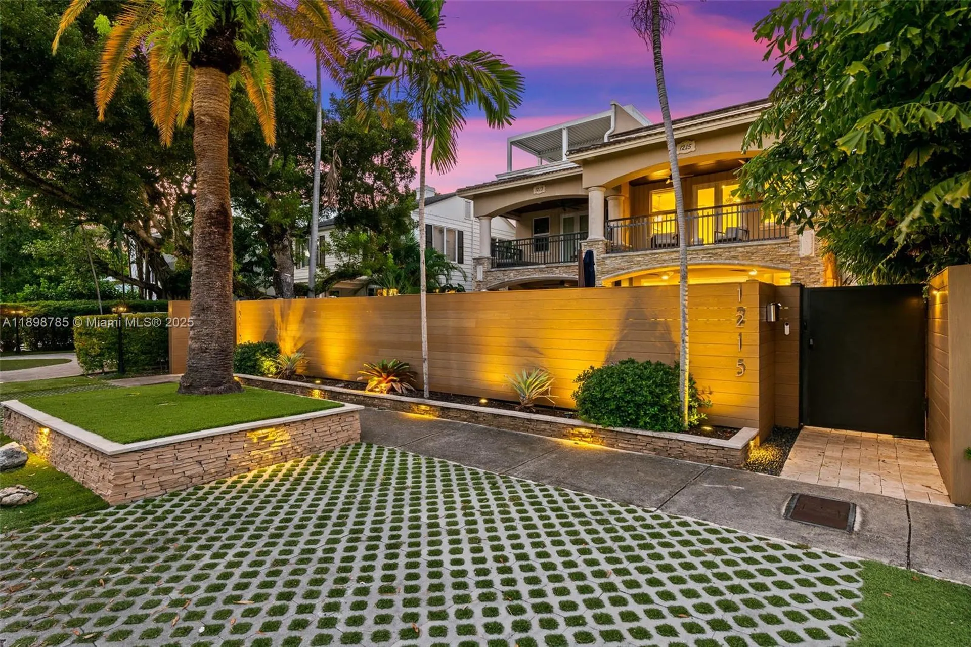 1215 NE 1st Street Fort Lauderdale FL 33301