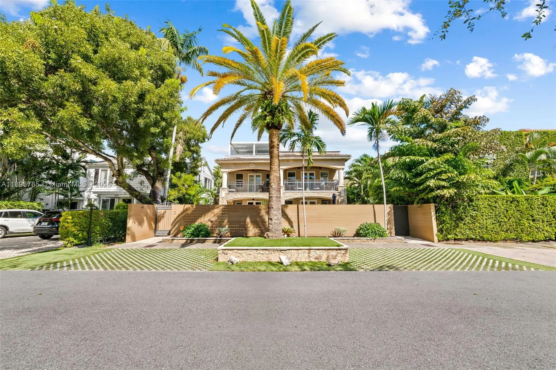 1215 NE 1st Street Fort Lauderdale FL 33301