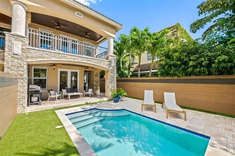 1215 NE 1st Street Fort Lauderdale FL 33301