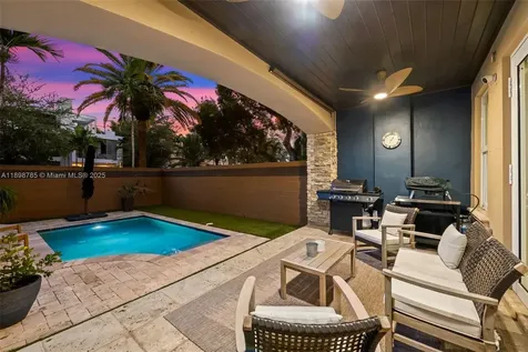 1215 NE 1st Street Fort Lauderdale FL 33301