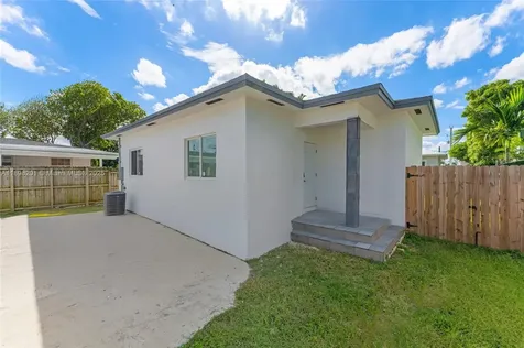 3840 SW 91st Avenue Miami FL 33165