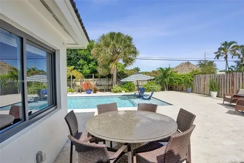 351 NE 43rd Street Oakland Park FL 33334