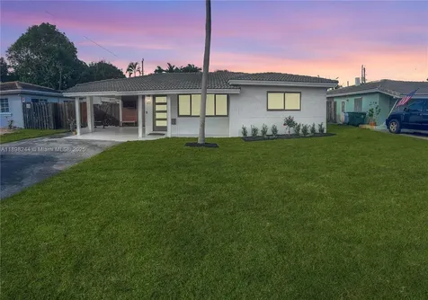351 NE 43rd Street Oakland Park FL 33334