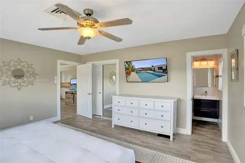 351 NE 43rd Street Oakland Park FL 33334