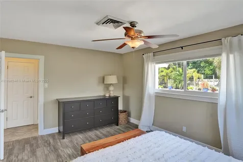 351 NE 43rd Street Oakland Park FL 33334