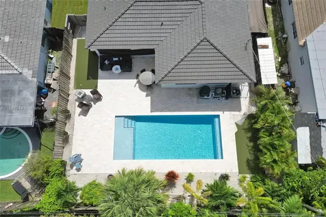351 NE 43rd Street Oakland Park FL 33334