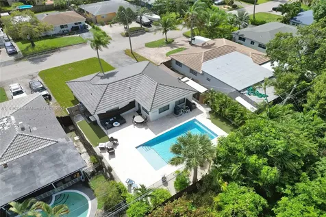 351 NE 43rd Street Oakland Park FL 33334