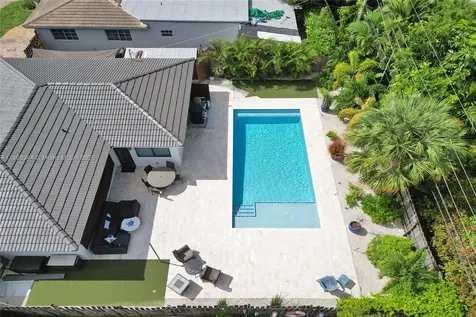 351 NE 43rd Street Oakland Park FL 33334