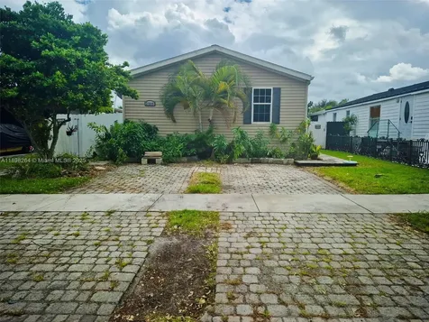 21640 NW 3rd Place Pembroke Pines FL 33029