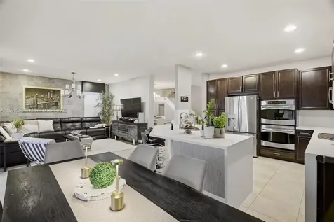 8870 NW 99th Path Doral FL 33178