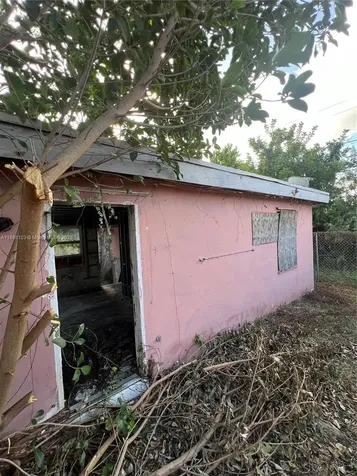 2122 Dewey Street Hollywood FL 33020