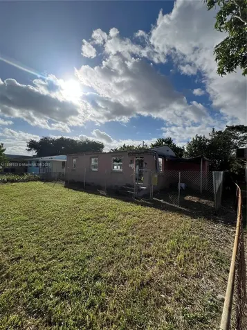 2122 Dewey Street Hollywood FL 33020