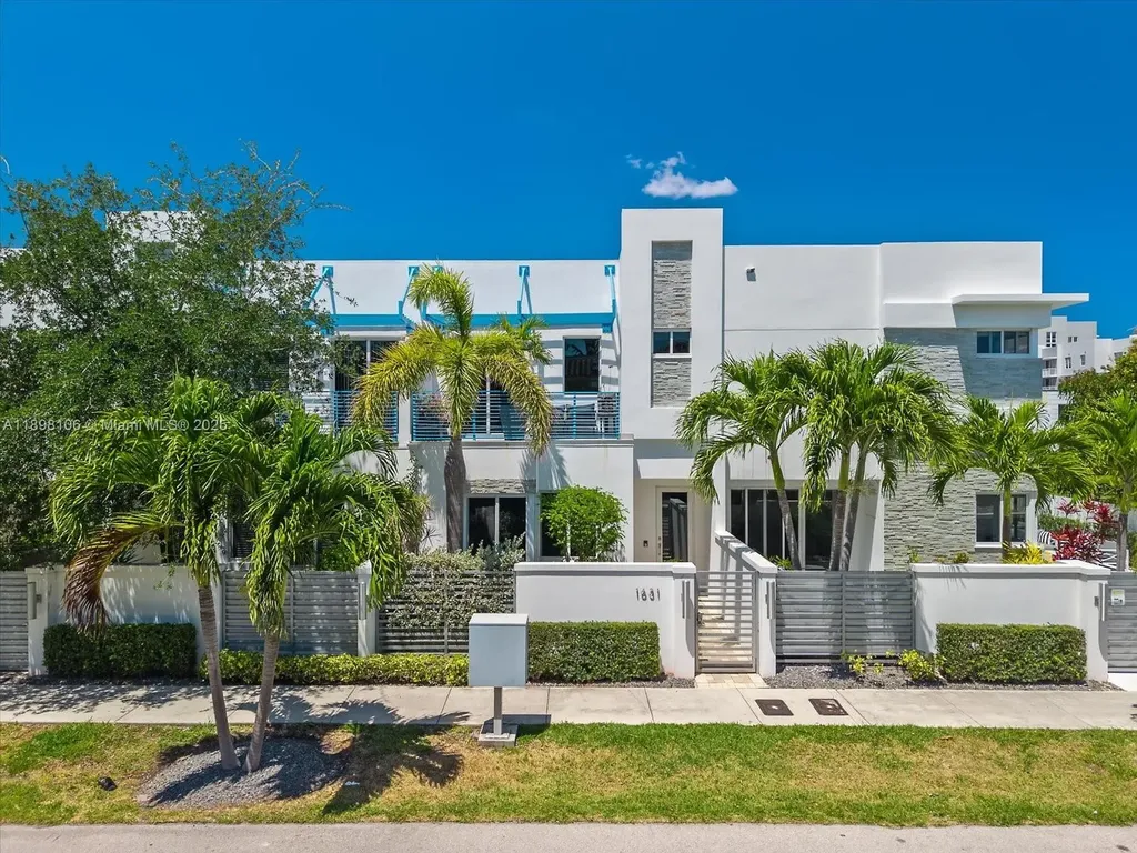 1631 NE 9th Street Fort Lauderdale FL 33304