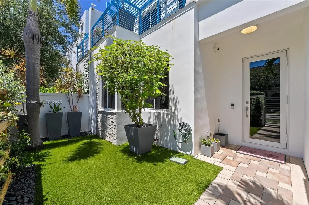 1631 NE 9th Street Fort Lauderdale FL 33304