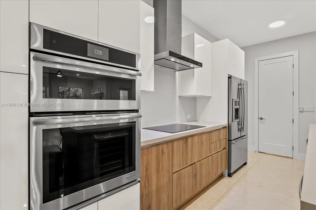 1631 NE 9th Street Fort Lauderdale FL 33304